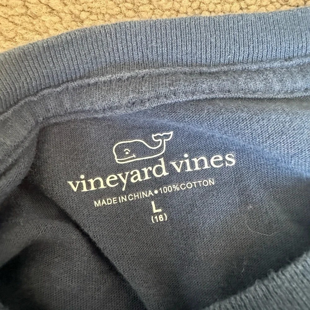 Girls Vineyard Vines basketball shirt yl 16